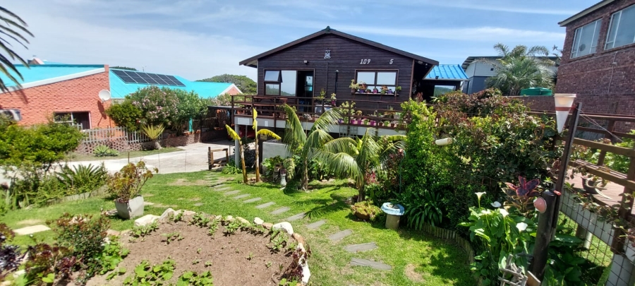 3 Bedroom Property for Sale in Paradise Beach Eastern Cape